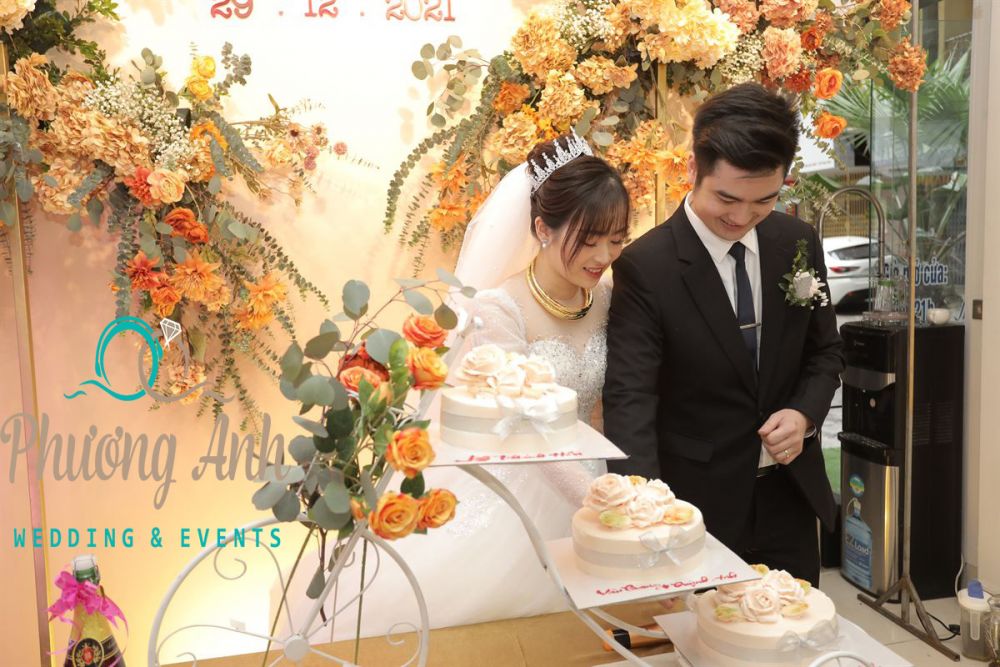 Mẫu trang trí tiệc cưới ấm cúng cho cô dâu Quỳnh Anh, chú rể Văn Quang