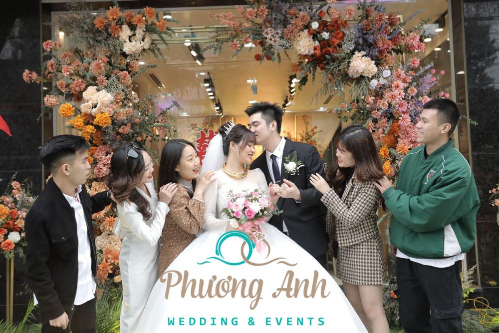 Mẫu trang trí tiệc cưới ấm cúng cho cô dâu Quỳnh Anh, chú rể Văn Quang