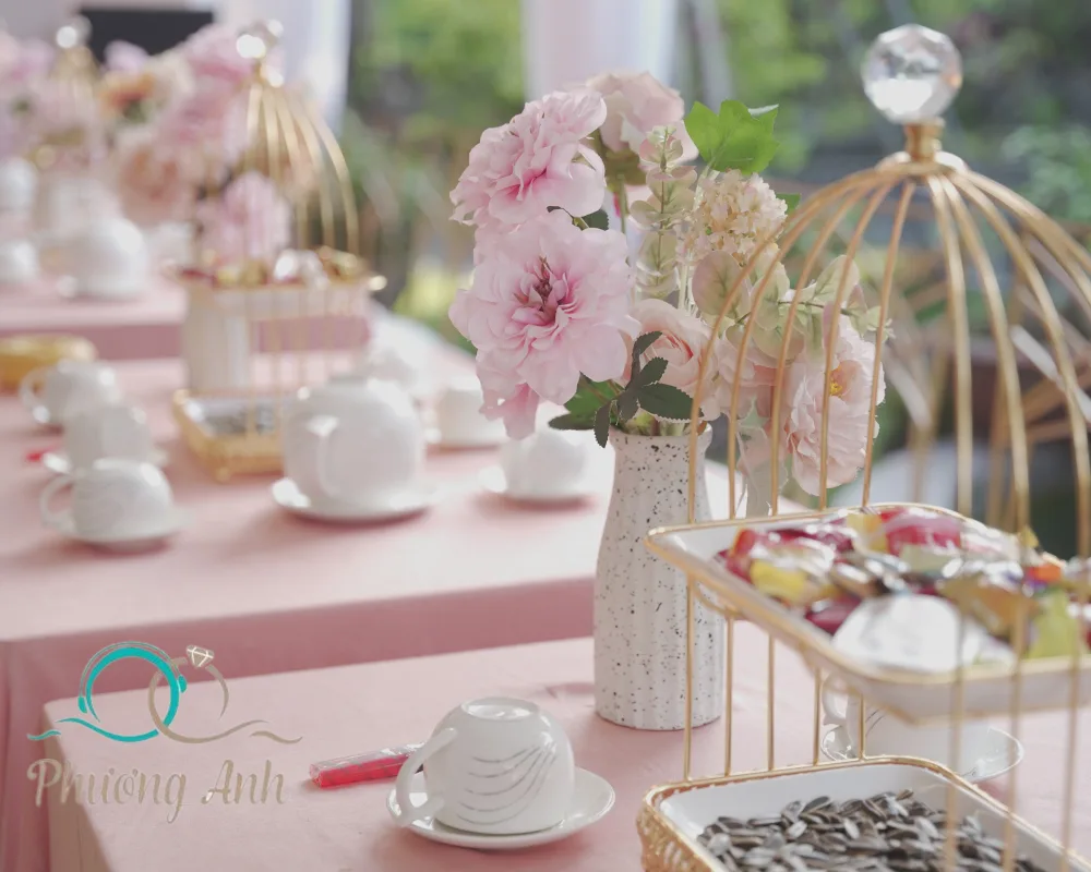 Trang trí bàn tiệc ăn hỏi tại tư gia của cô dâu Như Quỳnh Trang trí tiệc ăn hỏi tại tư gia của cô dâu Như Quỳnh