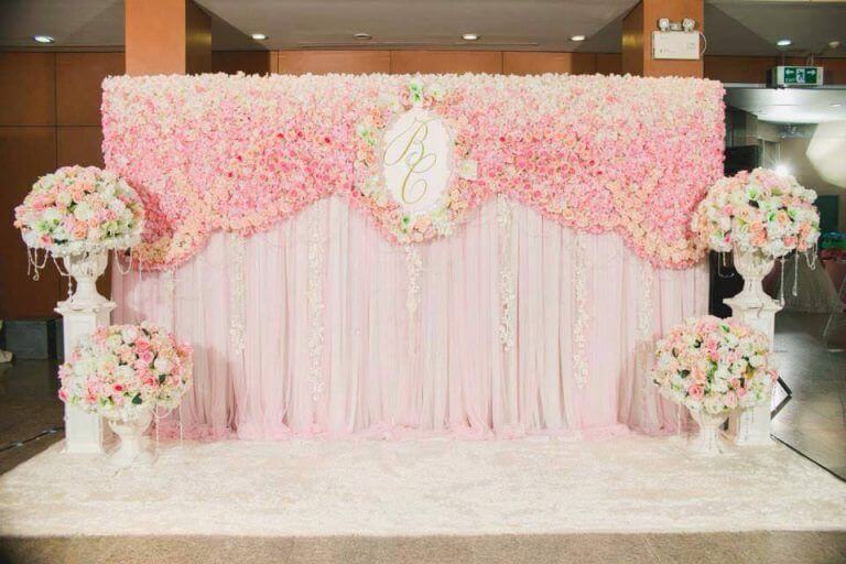 trang trí tiệc cưới màu hồng