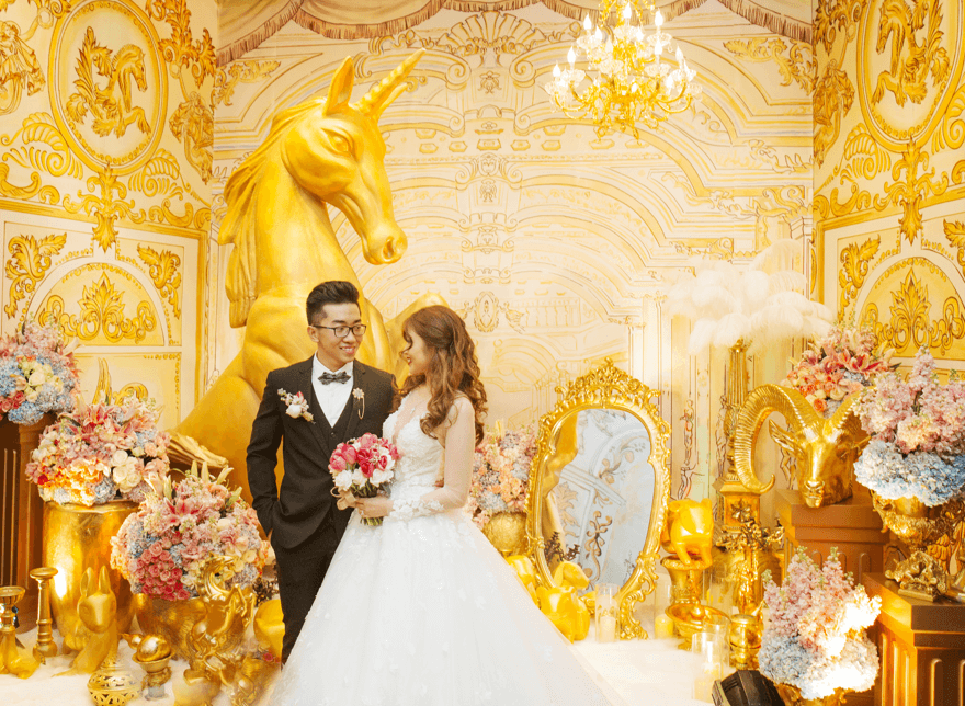 trang trí đám cưới màu vàng đồng