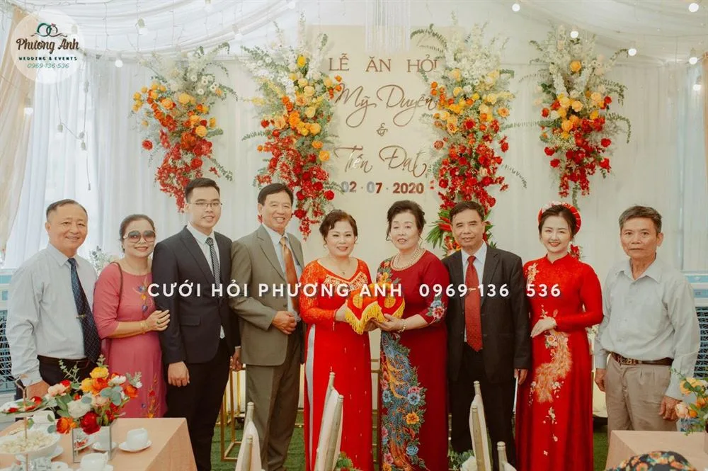 Khoẳng khắc lưu giữ kỉ niệm đẹp của hai bên gia đình