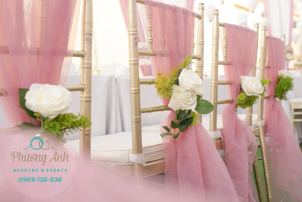 trang trí ghế đám cưới