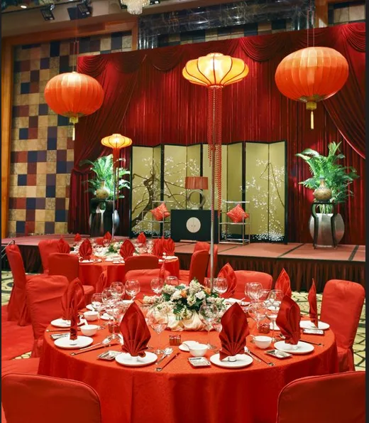 mẫu trang trí đám cưới màu đỏ