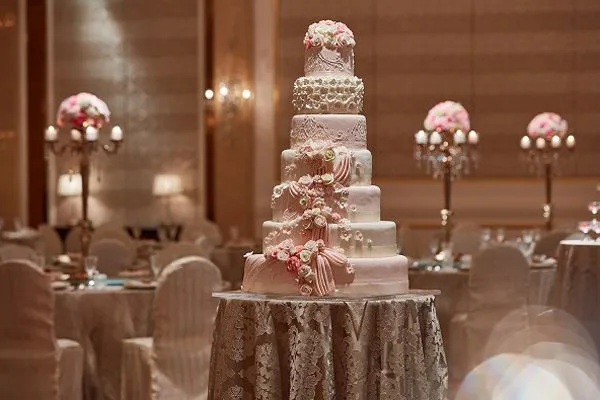 bánh cưới nhiều tầng