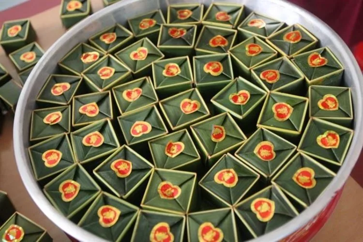 Ngoài trầu cau thì bánh phu thê là một lễ vật phổ biến ở miền Trung