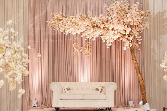 trang trí tiệc cưới màu hồng