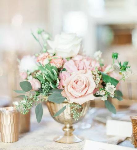 ​  Hoa hồng trang trí đám cưới 