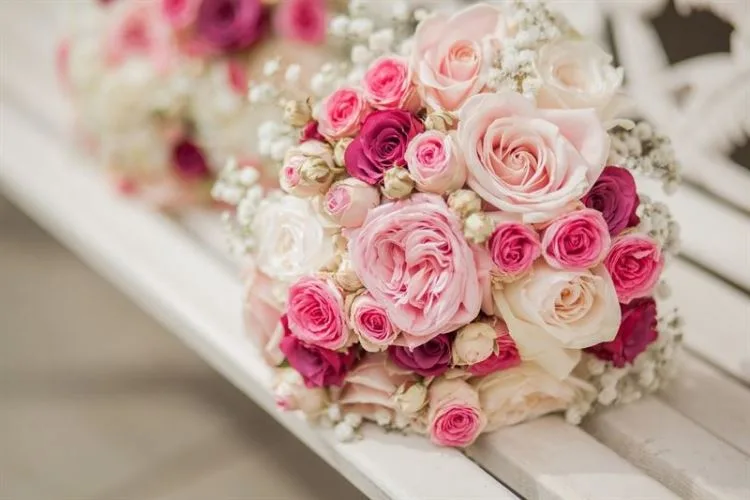 cách bó hoa hồng cưới cầm tay đẹp