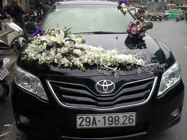 cho thuê xe cưới camry