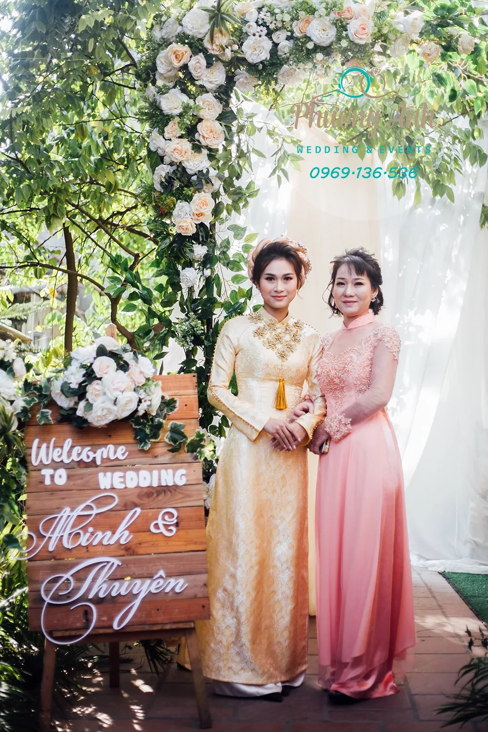 trang trí cổng đám cưới