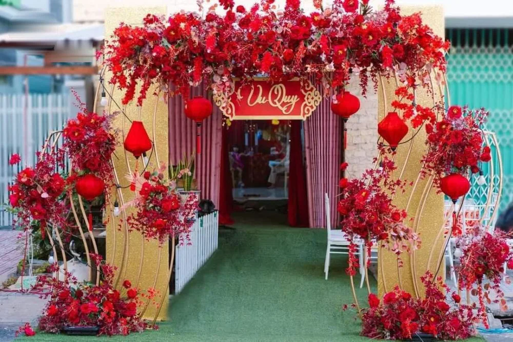 mẫu trang trí đám cưới màu đỏ
