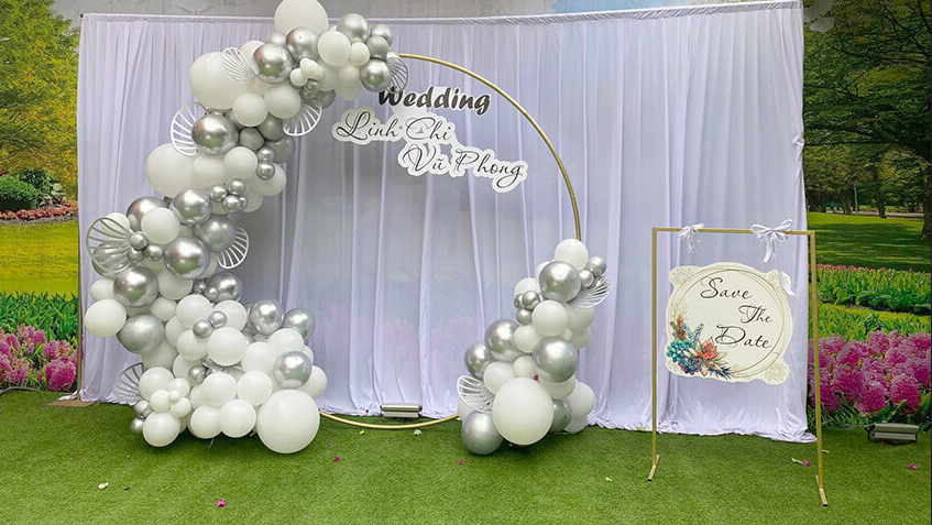 mẫu trang trí đám cưới màu trắng