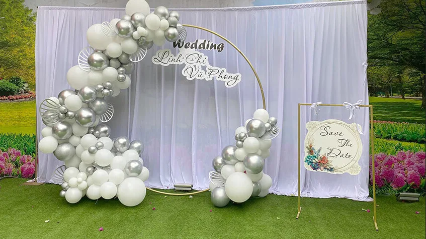 mẫu trang trí đám cưới màu trắng