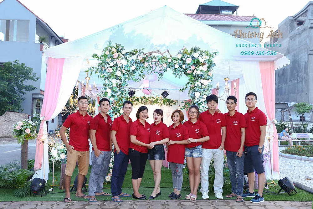 trang trí tiệc cưới ngoài trời