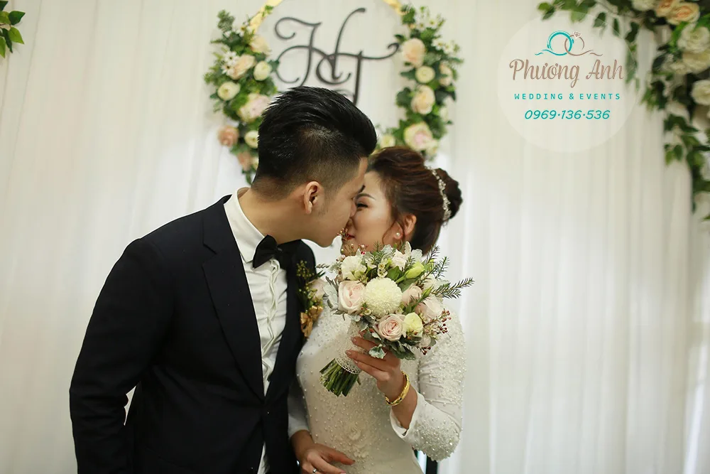 tổ chức tiệc cưới trọn gói chí tâm phương huệ