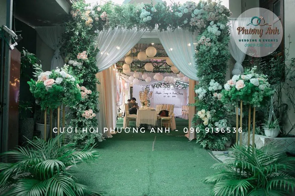 Trang trí lễ ăn hỏi cô dâu Huyền Trang, chú rể Xuân Trung tại nhà riêng trên đường Phùng Khoang, Nam Từ Liêm dựng rạp cưới hỏi tại nam từ liêm
