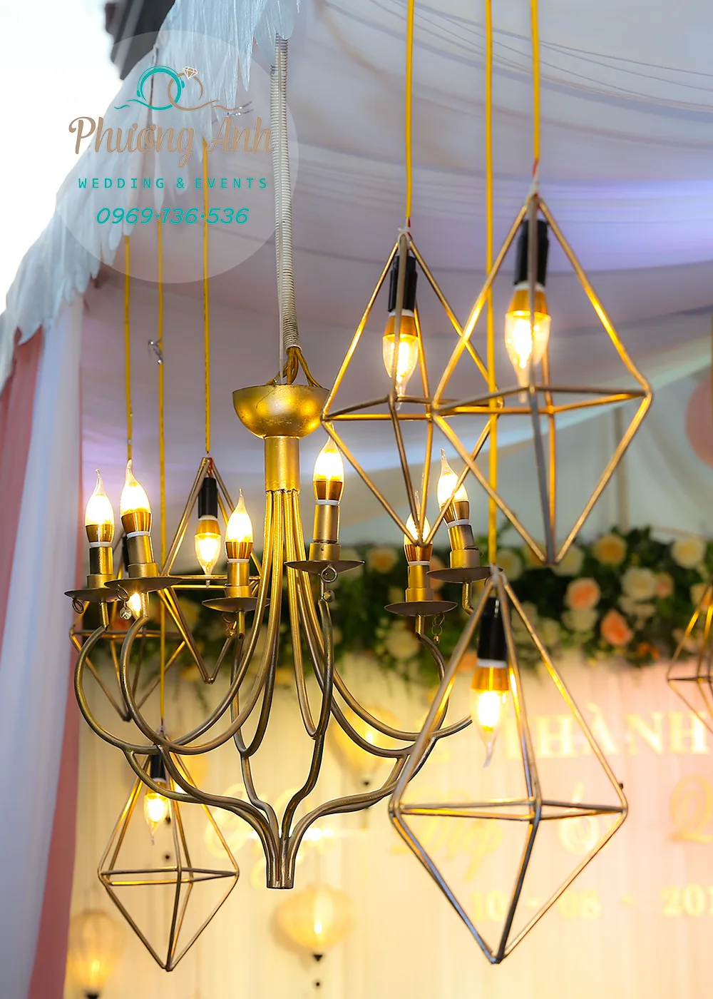hệ thống ánh sáng tiệc cưới