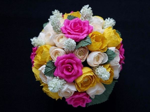 hoa cưới bằng giấy nhiều màu sắc
