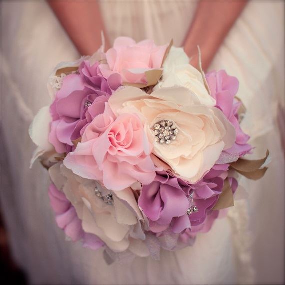 hoa cưới cầm tay bằng lụa