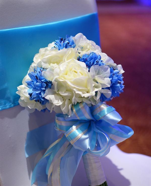 hoa cưới cầm tay bằng lụa