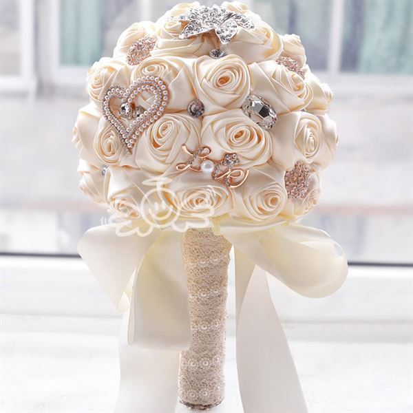 hoa cưới cầm tay bằng lụa