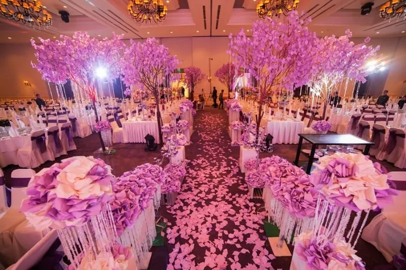 trang trí tiệc cưới màu hồng