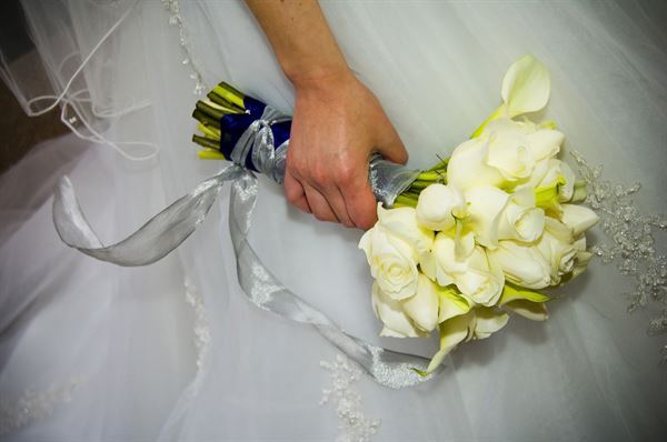 hoa rum cưới cầm tay đẹp