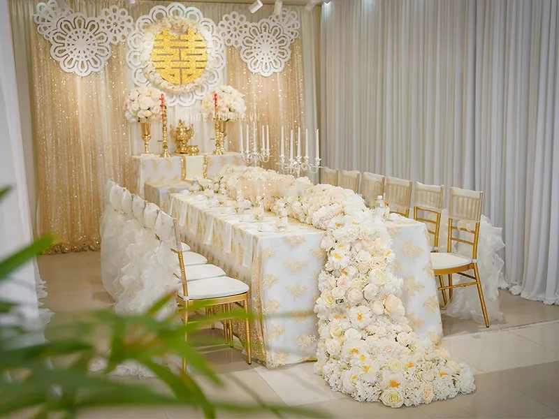 mẫu trang trí đám cưới màu trắng