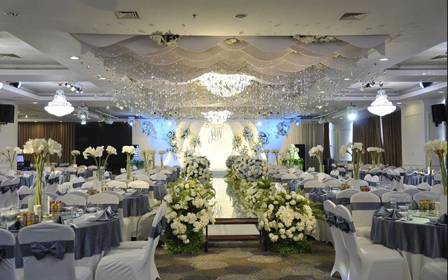 tổ chức tiệc cưới ở khách sạn