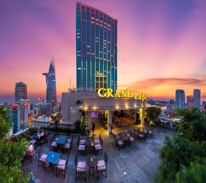 tổ chức tiệc cưới ở khách sạn