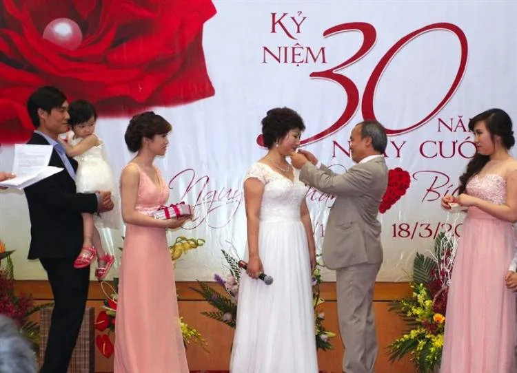 kỷ niệm 30 năm đám cưới