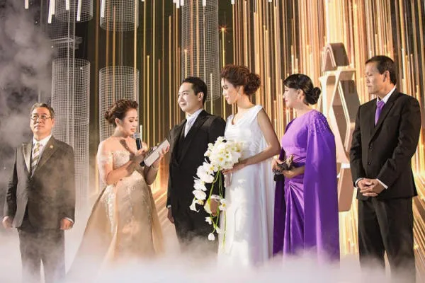tổ chức tiệc cưới ở khách sạn