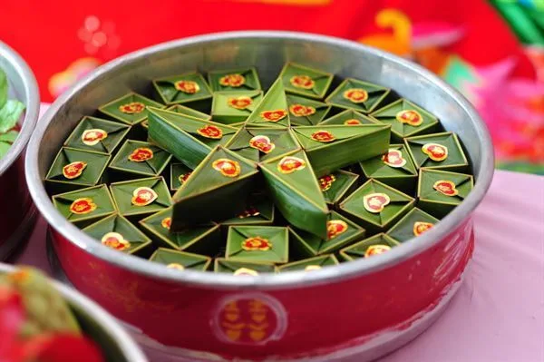 mâm bánh su sê