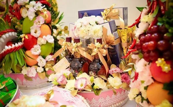 Rượu thuốc cũng là mâm lễ vật không thể thiếu trong đám hỏi ở miền Bắc