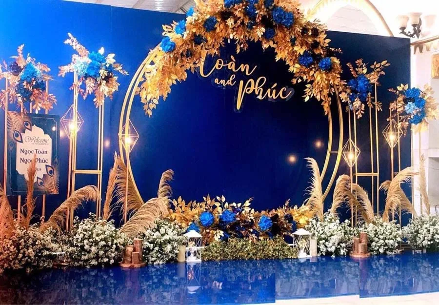 trang trí tiệc cưới mùa hè