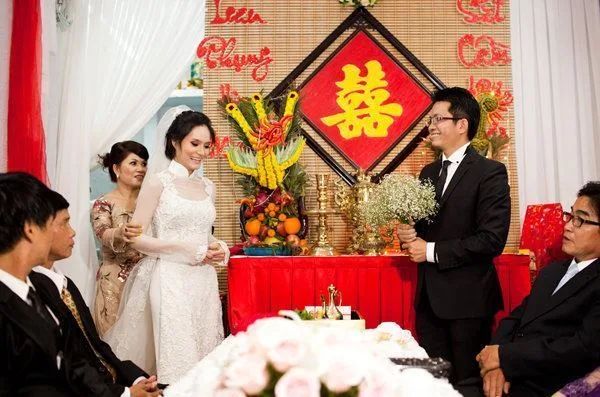 Cô dâu chú rể ra mắt toàn thể họ hàng thân thiết hai bên phong tục cưới hỏi miền bắc