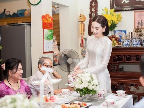 Lễ dạm ngõ không cần thiết quá cầu kỳ nhưng cần sự ấm cúng và thân thiết của gia đình hai bên phong tục cưới hỏi miền bắc