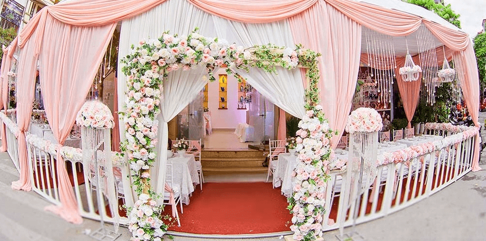trang trí tiệc cưới màu hồng