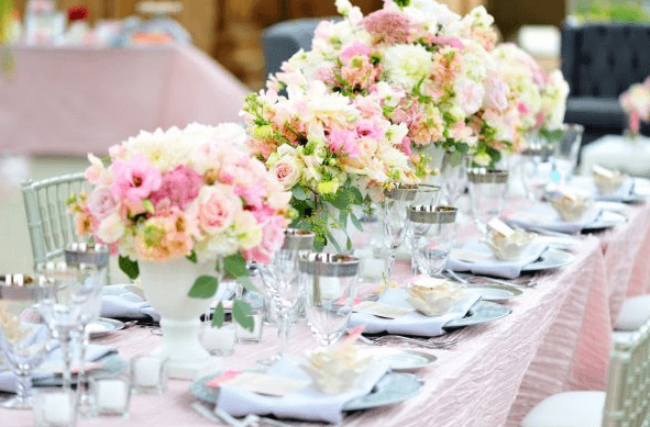 trang trí tiệc cưới màu hồng
