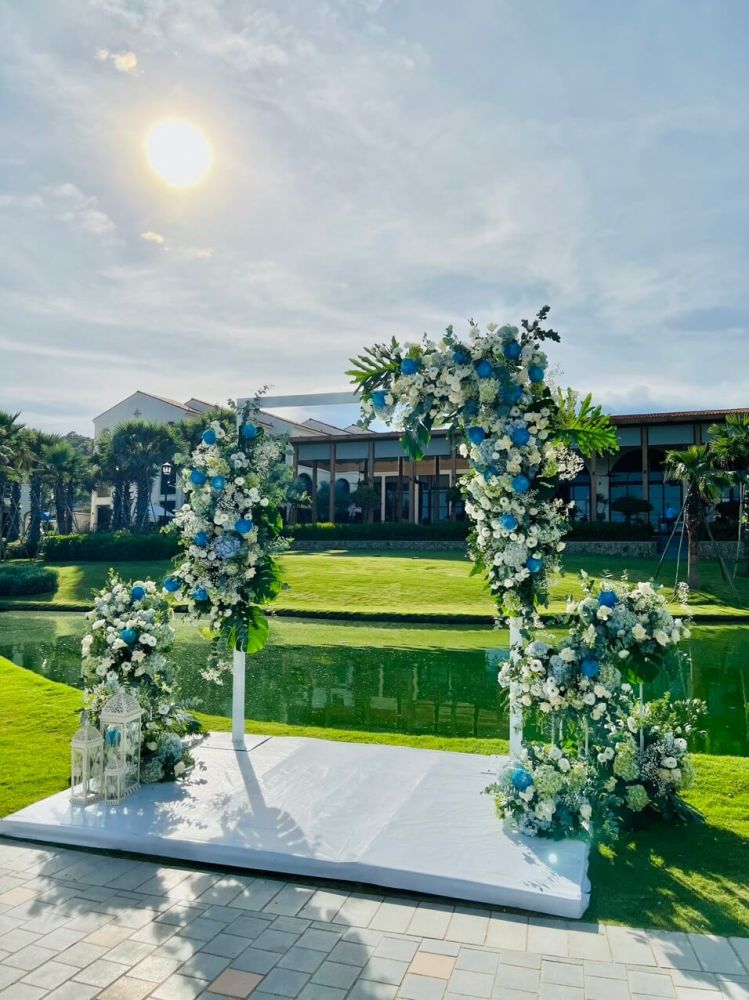 top mẫu trang trí đám cưới resort năm 2023
