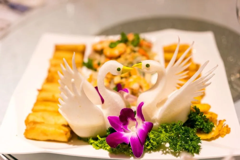 tổ chức tiệc cưới ở khách sạn