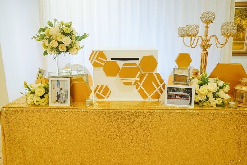 trang trí đám cưới màu vàng đồng