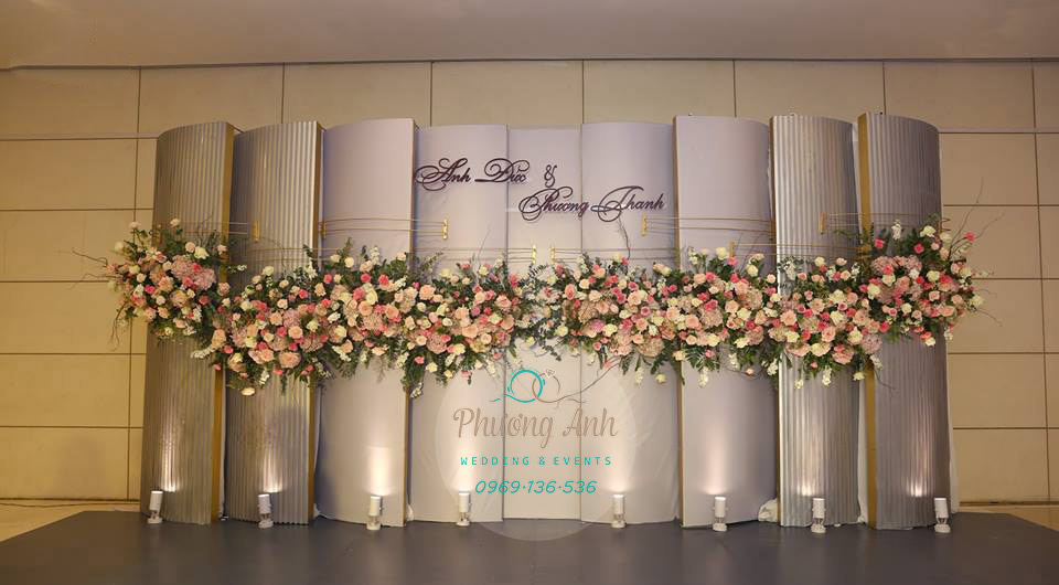 trang trí backdrop cưới tại long biên