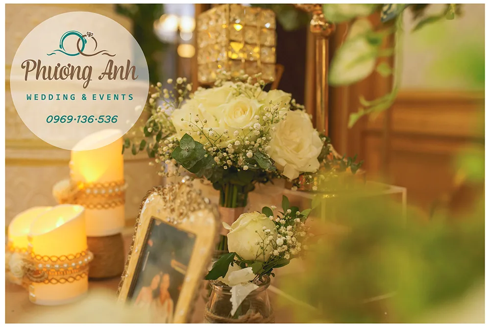 trang trí bàn gallery cưới