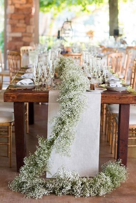 trang trí bàn tiệc đám cưới bằng hoa baby độc đáo