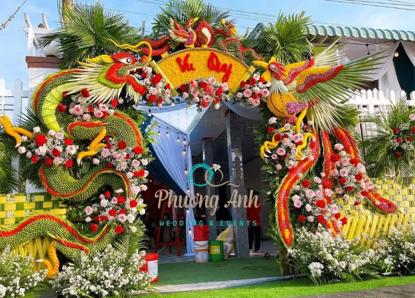 trang trí cổng cưới bằng lá dừa