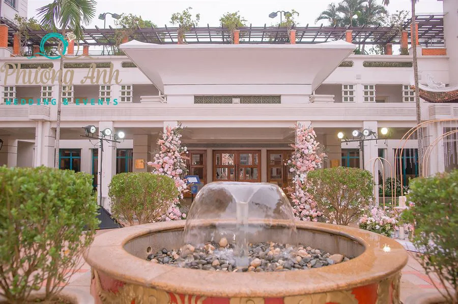 Trang trí tiệc Cưới tại khách sạn Sheraton tone hồng Pastel cực xinh. Ảnh 01