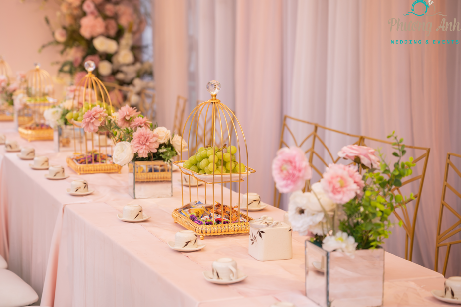 tiệc cưới màu hồng lãng mạn