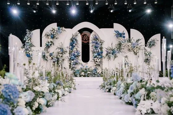 trang trí backdrop đám cưới bằng hoa cẩm tú cầu